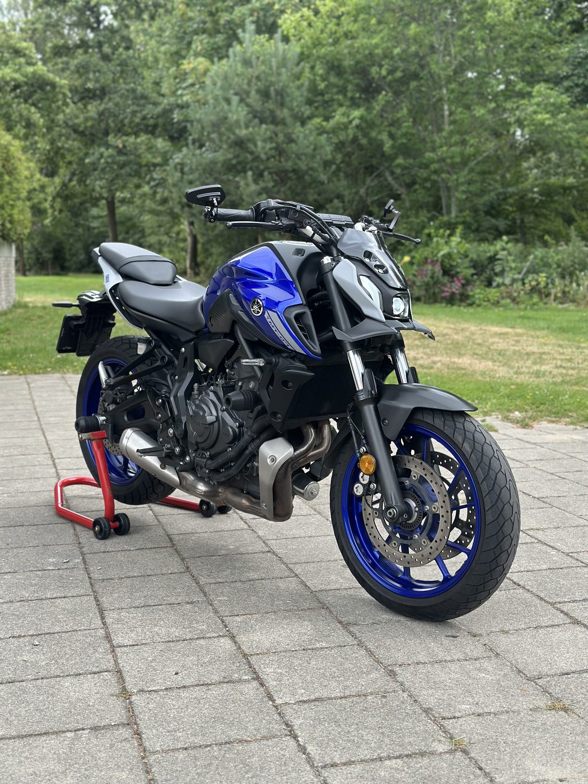 Yamaha MT-07 2021 Icon Blue, driekwart vooraanzicht