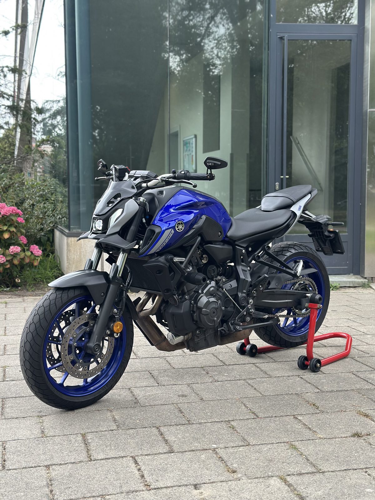 Yamaha MT-07 2021 Icon Blue, driekwart aanzicht links